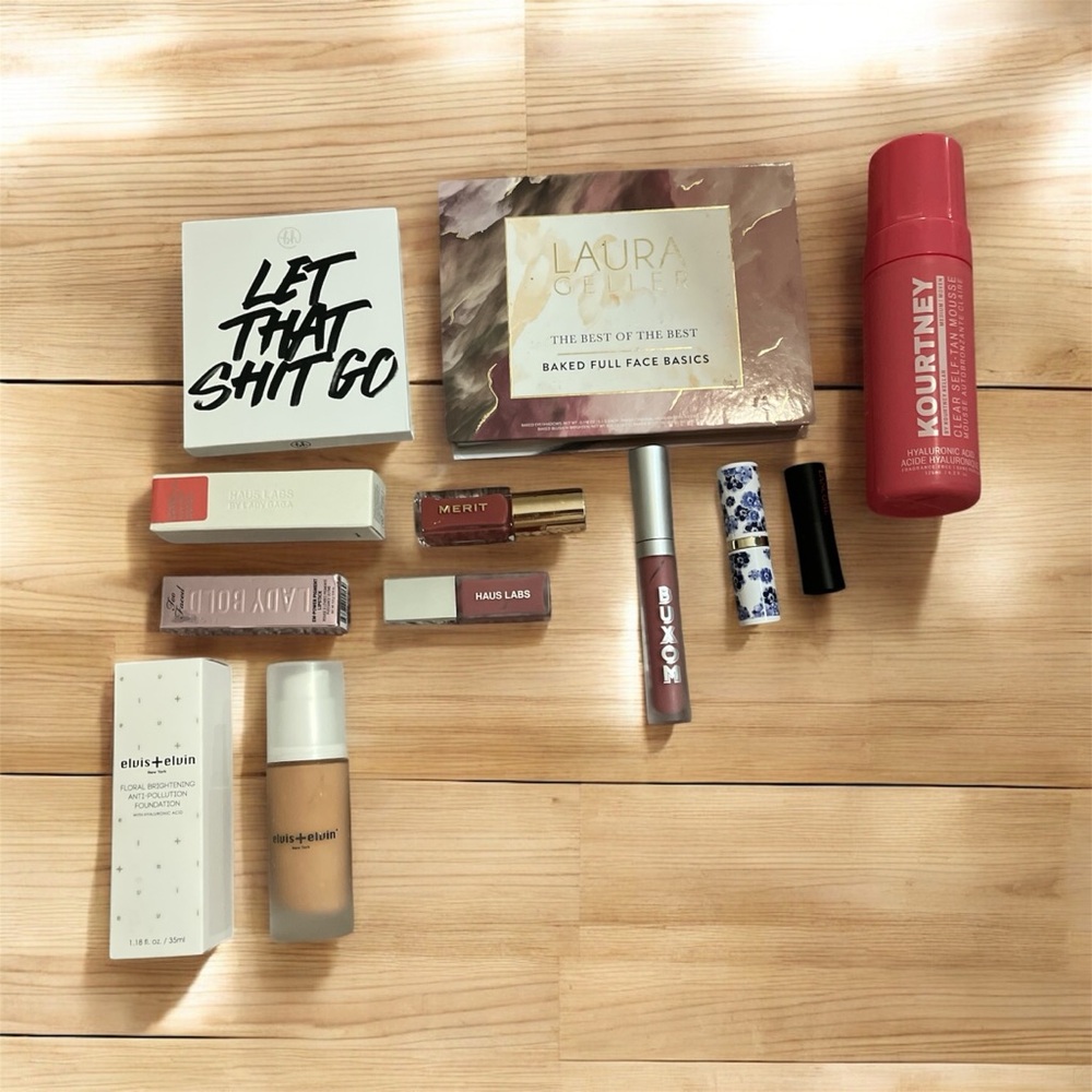 Women’s Makeup/ Lipstick/ Foundation Set Please read description